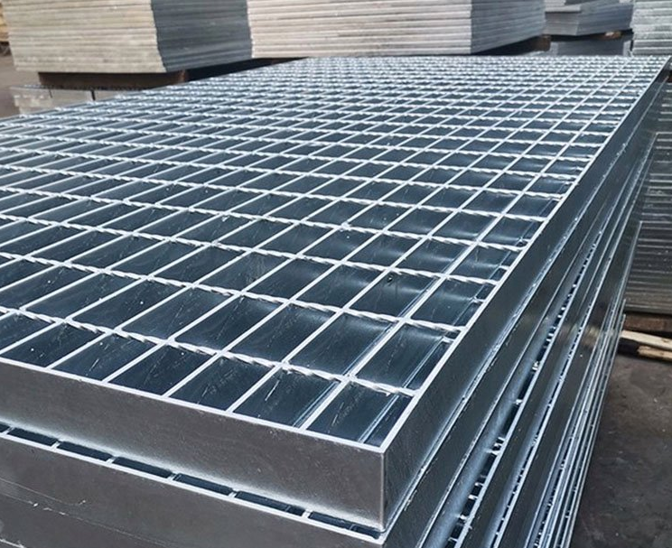 不銹鋼鋼格柵G504/40/100W，表面拋光處理，1.2米寬