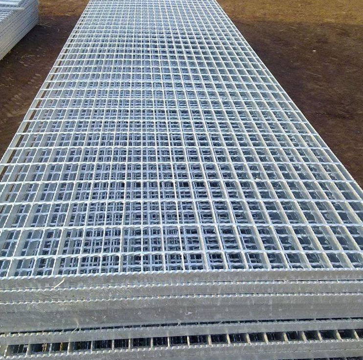 平臺(tái)防滑格柵板|樓梯鋸齒形格柵板|對(duì)插格柵板100*100 平臺(tái)防滑格柵板|樓梯鋸齒形格柵板|對(duì)插格柵板100*100